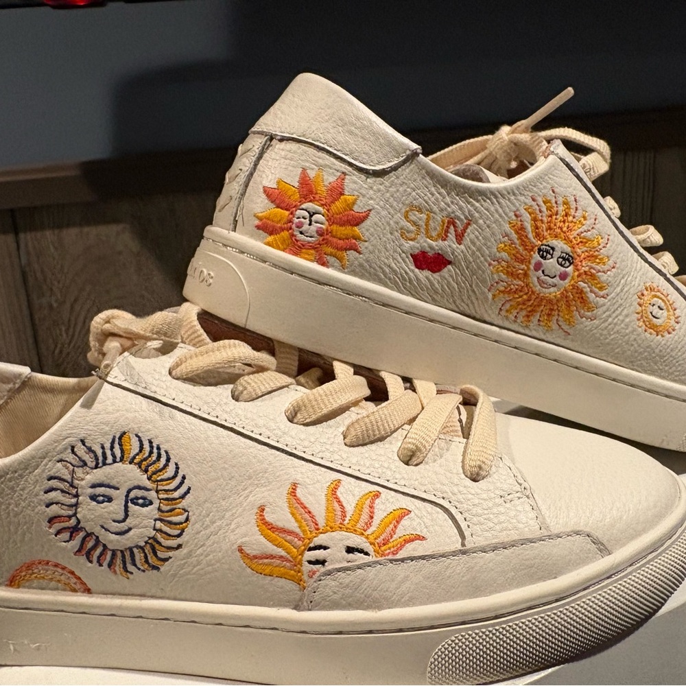 Soludos Cream Sneakers with Sun Embroidery